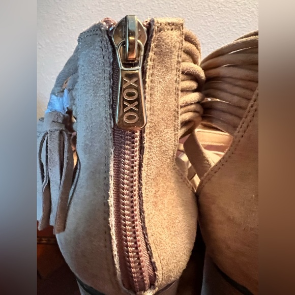 XOXO Elle Tan Tassel Sandals - Picture 6 of 8